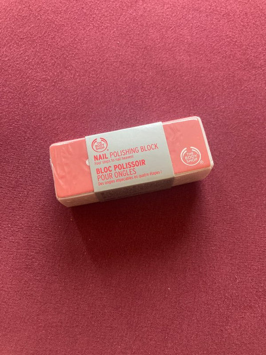 Nail polishing box