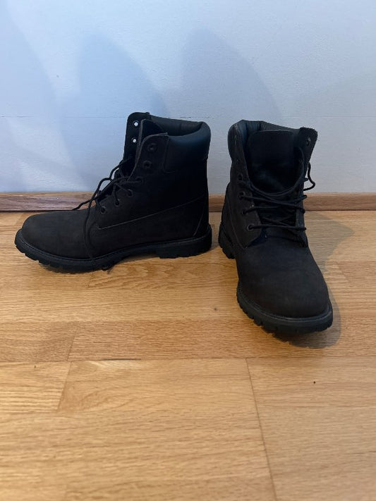 Svartir timberland