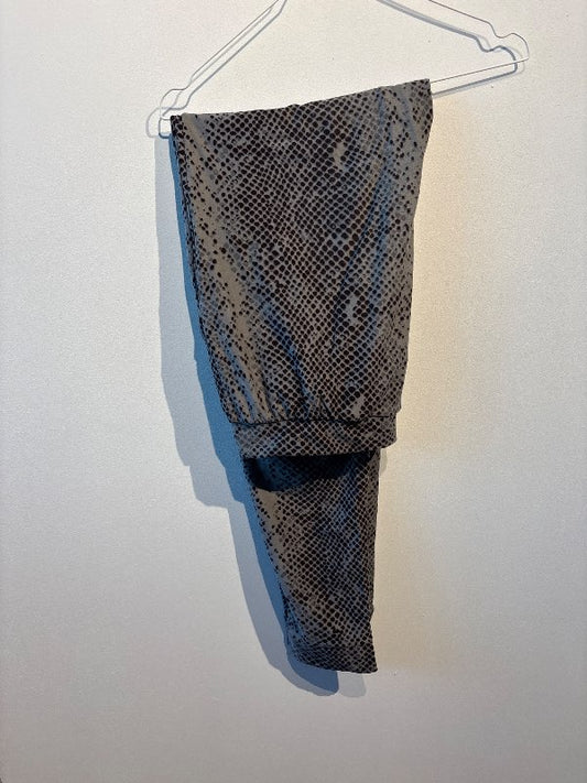 Liberte buxur grásr