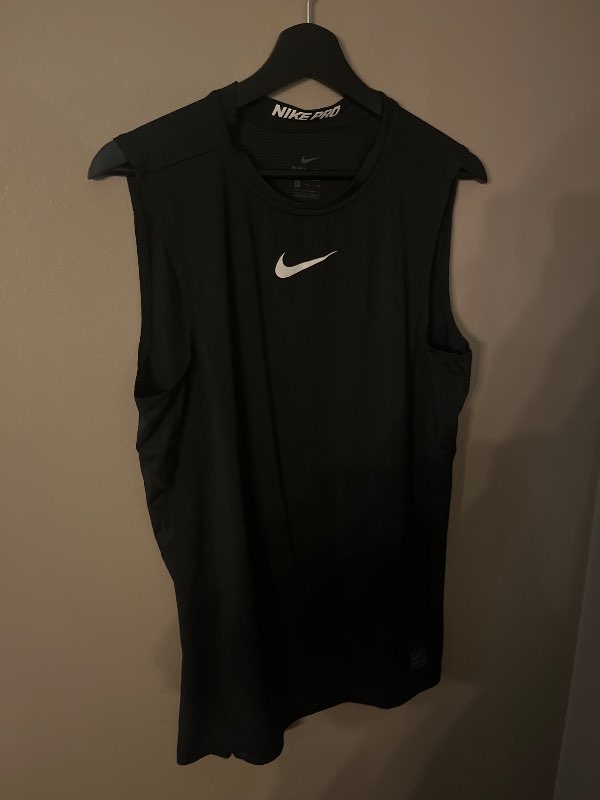 T nike svartur iþróttabolur