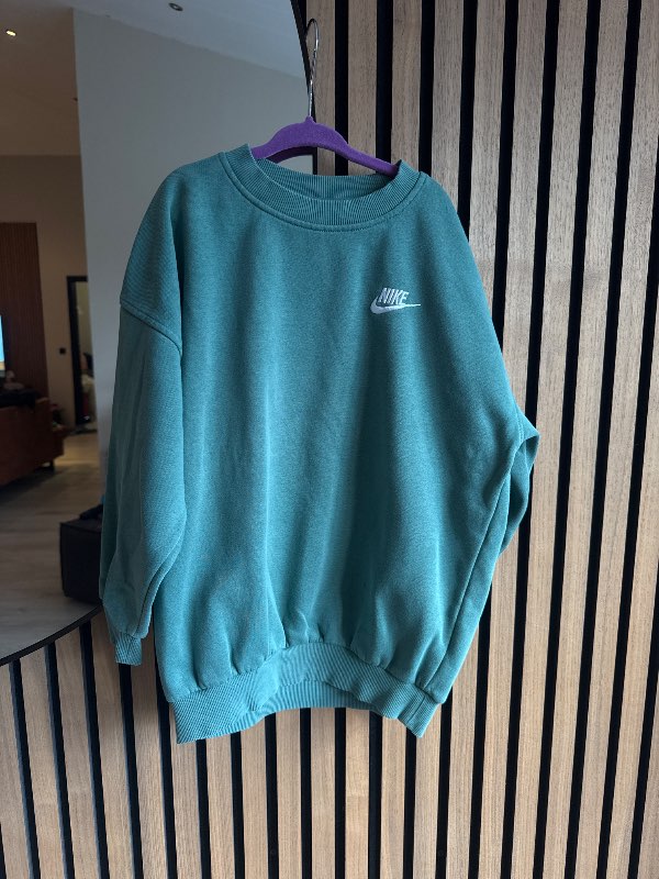 Nike peysa græn