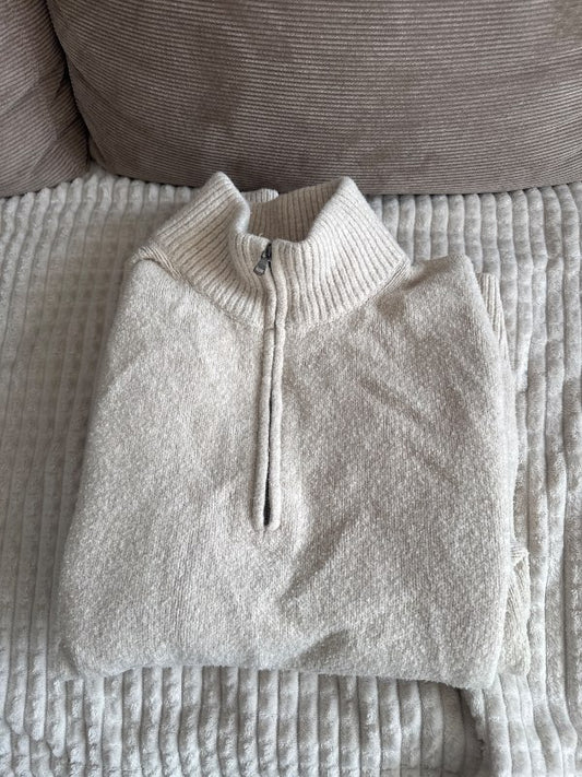 Uniqlo ljós peysa