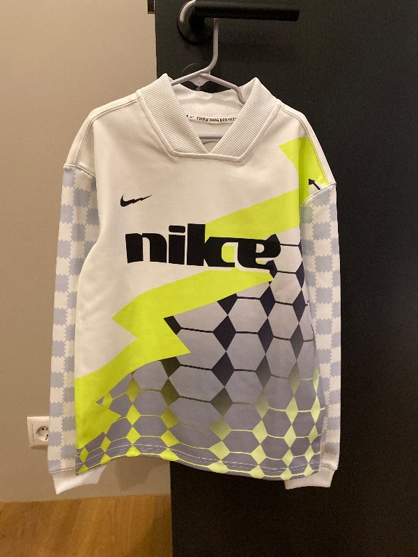 Nike fótbolta peysa