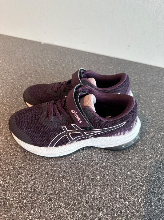 Asics skór