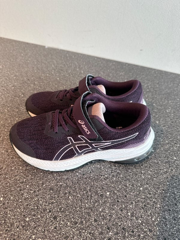 Asics skór