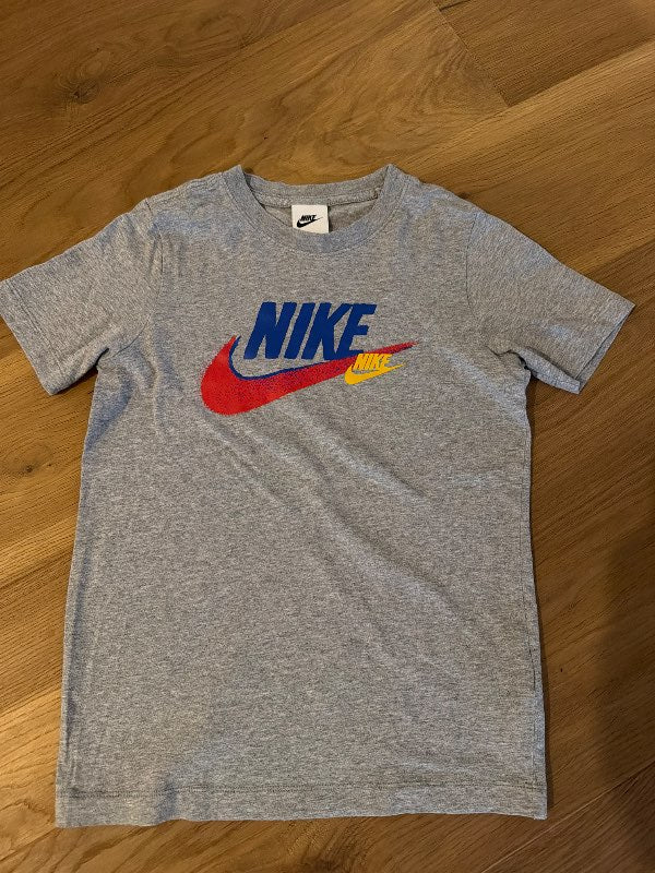 Nike grár bolur