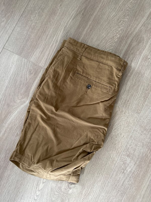 Brúnar chino stuttbuxur