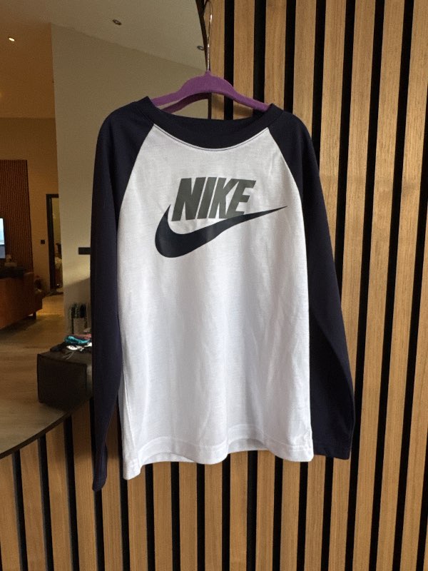 Nike siðerma bolur