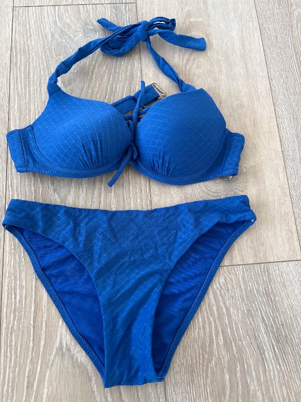 Blá bikiní