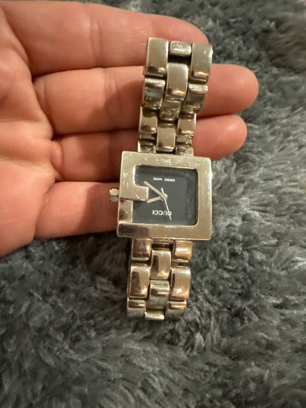 Gucci úr þarft rafhlöðu