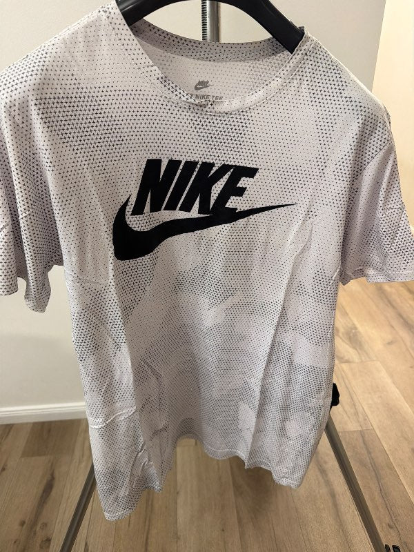 Nike T-shirt new