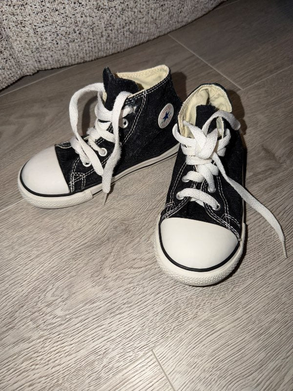 Svartir converse