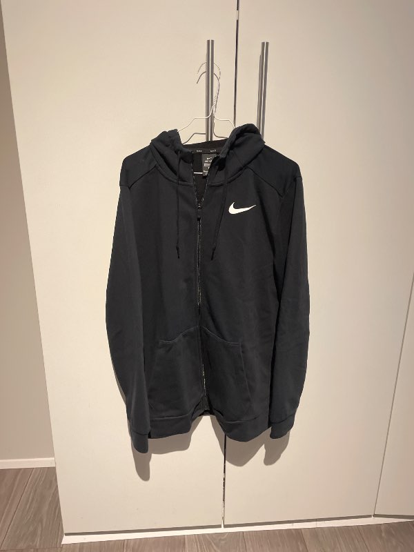Nike peysa