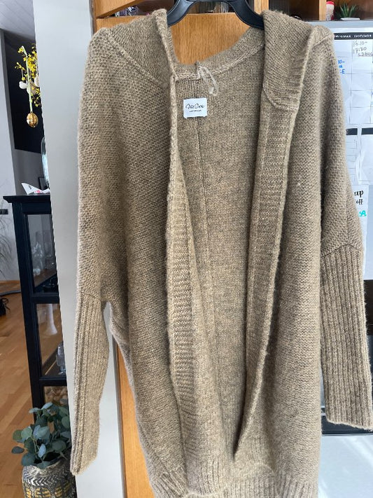 Me Gusta peysa dröppuð