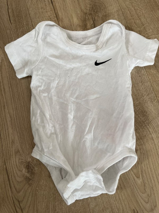 hvít nike samfella