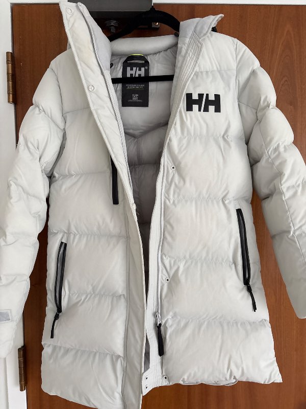 Helly Hansen hvít úlpa