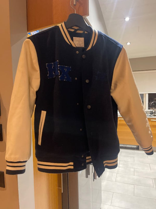 Jakki hvitur og blár