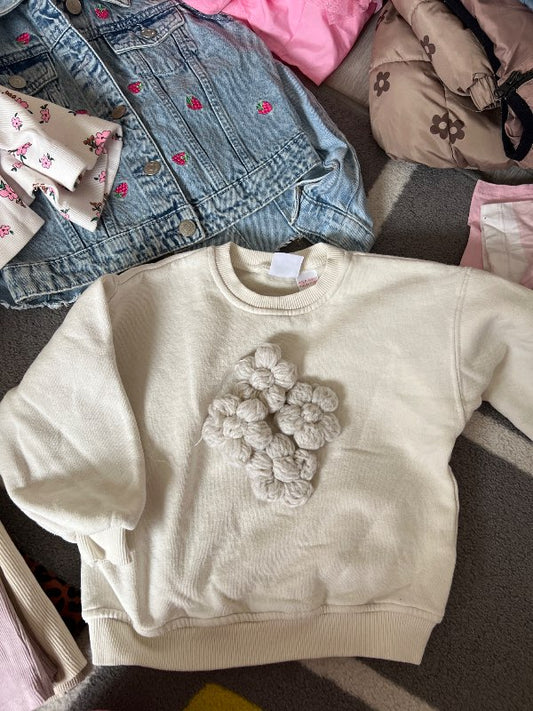 Peysa Zara white flower
