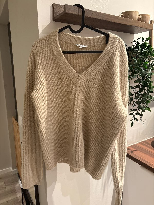Beige prjónapeysa mbym LG
