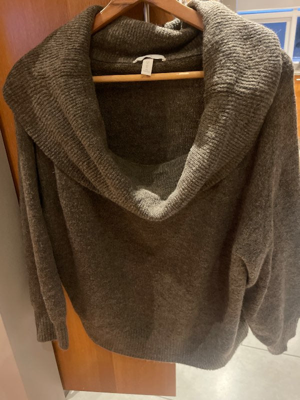 Peysa gra græn