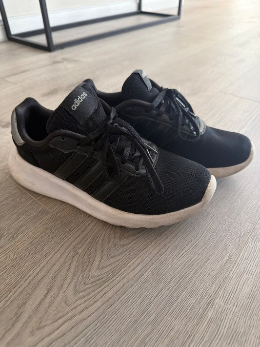 Adidas skór