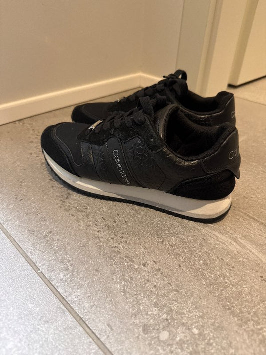 Calvin Klein strigaskór