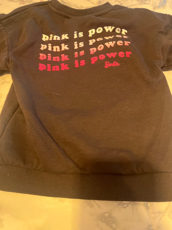 m pink peysa