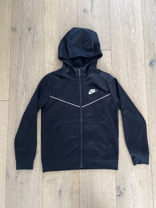 Nike hettupeysa