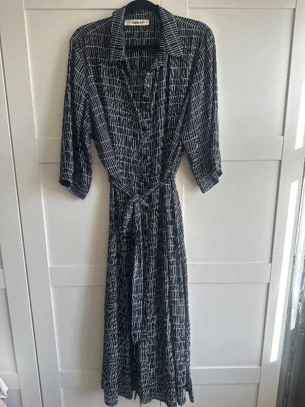 Paraboita skyrtukjóll