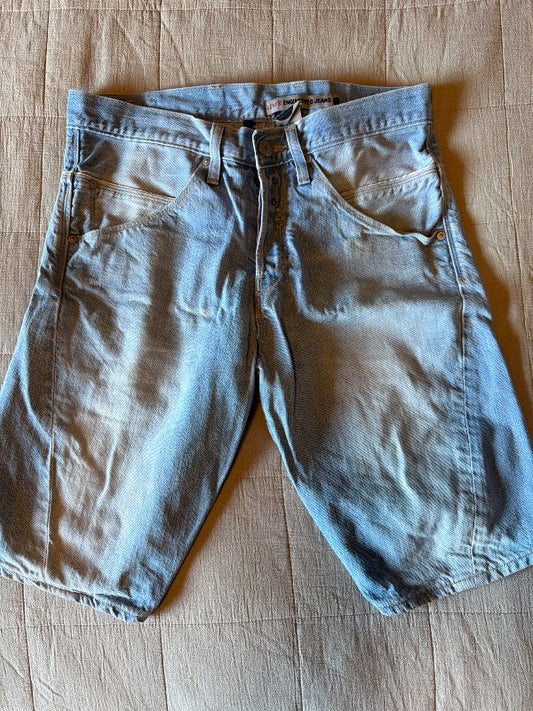 Levis stuttbuxur