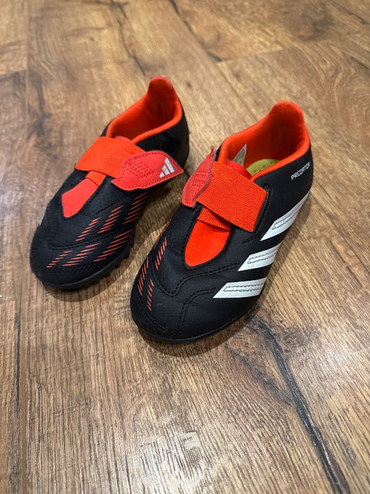 Adidas fótboltaskór