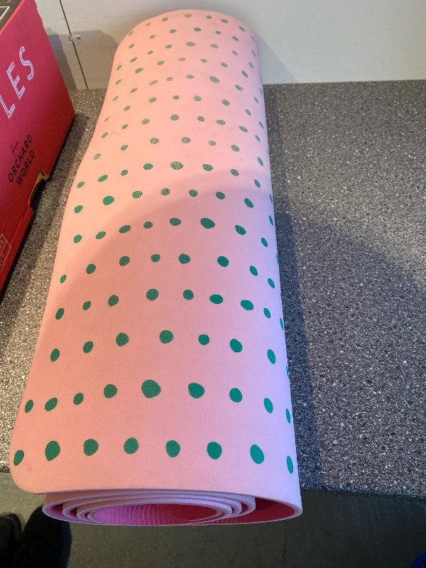 Fitness mat pink dots