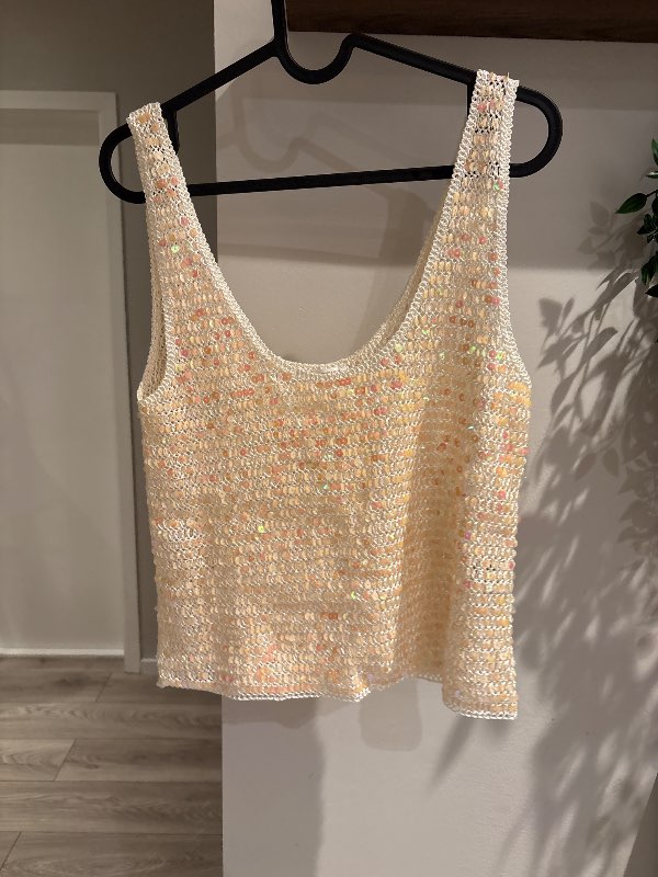 Pallíettu toppur LG