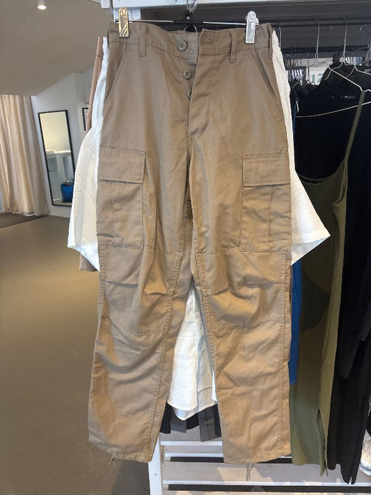 Beige cargo buxur