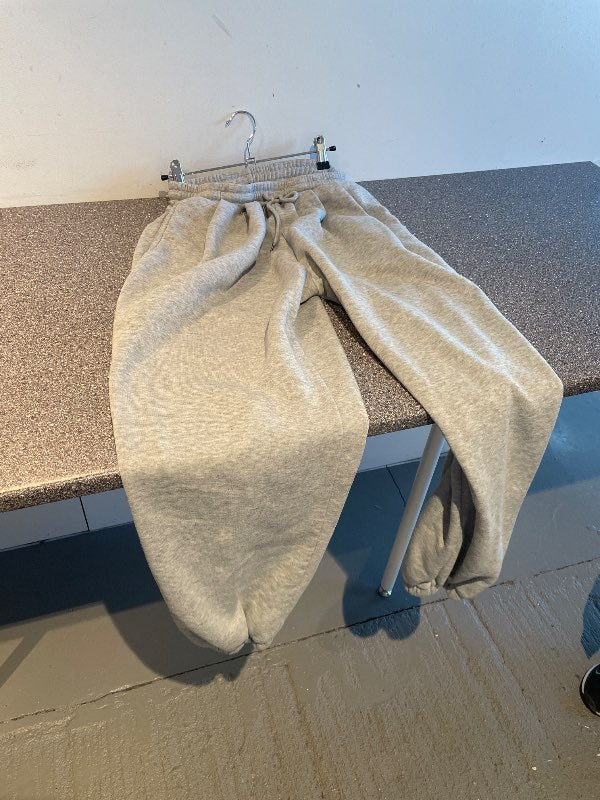 ljósgráar joggingbuxur 2