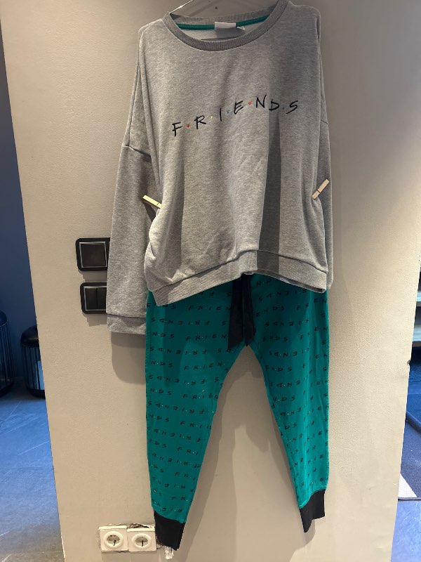 Primark x Friends náttfatasett