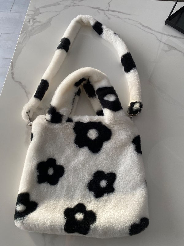 Mjúk Taska með svörtum blómum