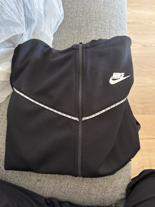 Nike peysa