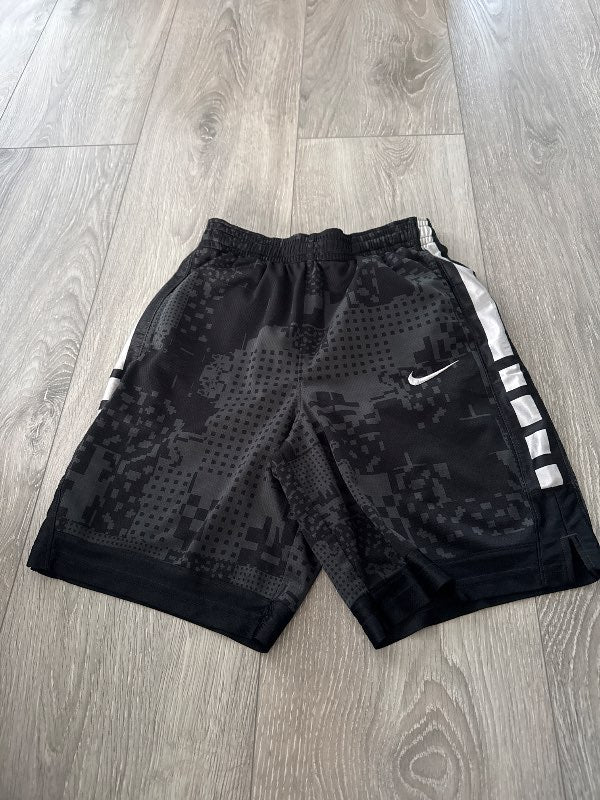 Svartar stuttbuxur nike