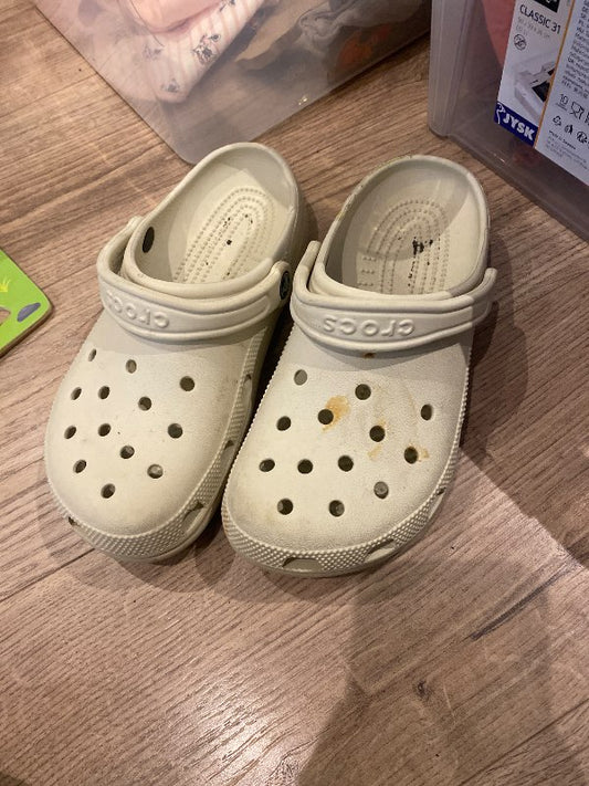 crocs