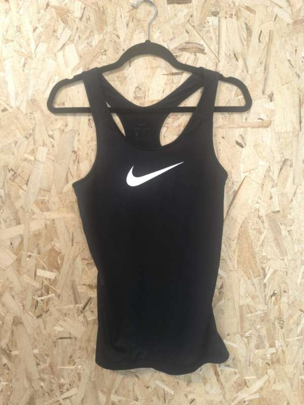 Nike svartur íþr toppur St s