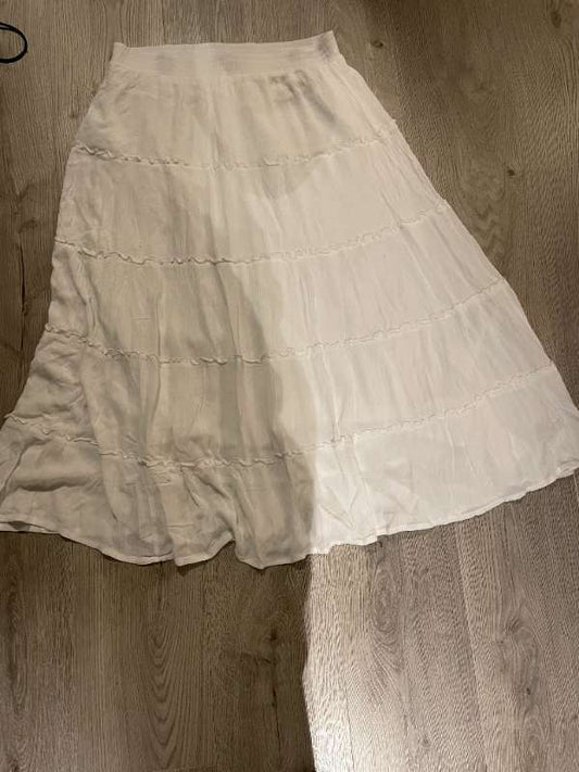 Pull and Bear hvítt pils