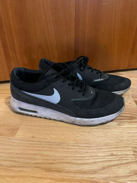 Svartir Nike skór